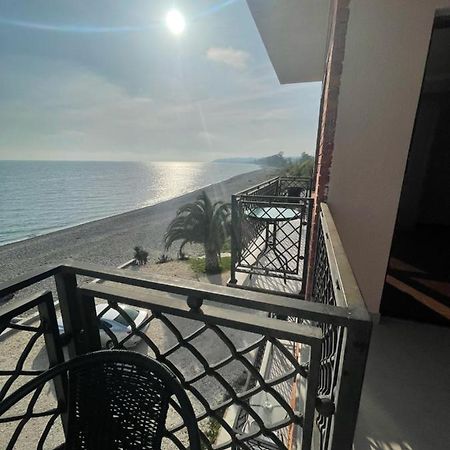 Leon Beach Hotel New Athos エクステリア 写真