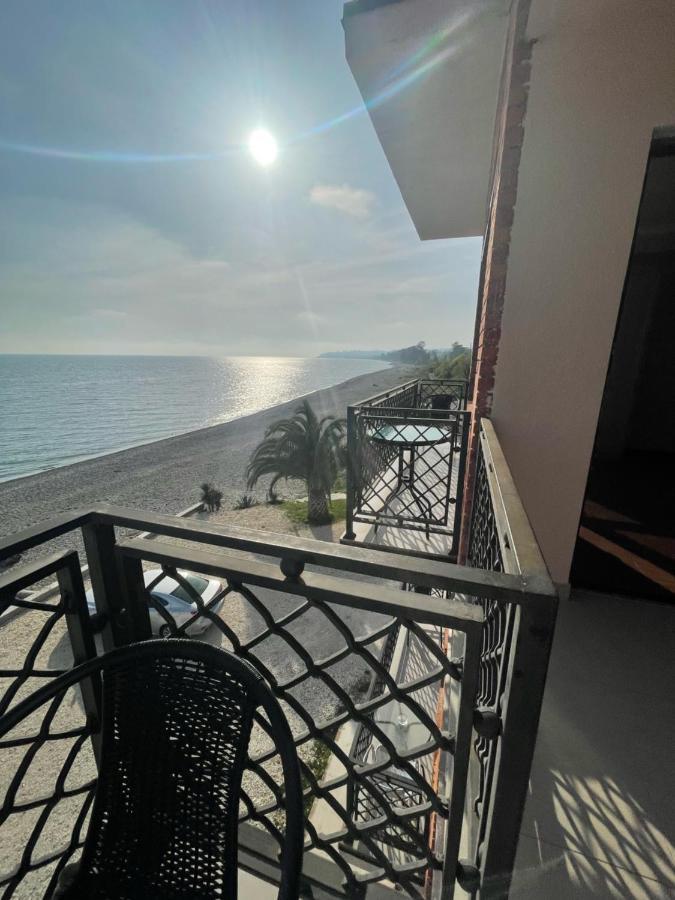 Leon Beach Hotel New Athos エクステリア 写真