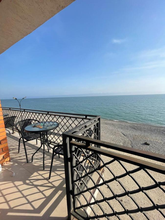 Leon Beach Hotel New Athos エクステリア 写真