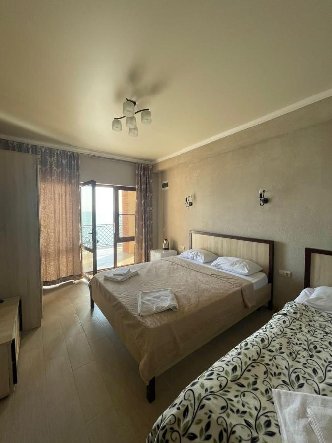 Leon Beach Hotel New Athos エクステリア 写真